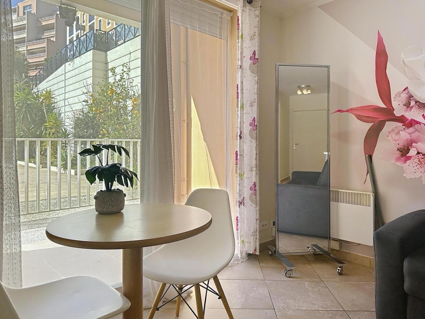Direct Monaco Studio Devant Piscine Босолей Экстерьер фото